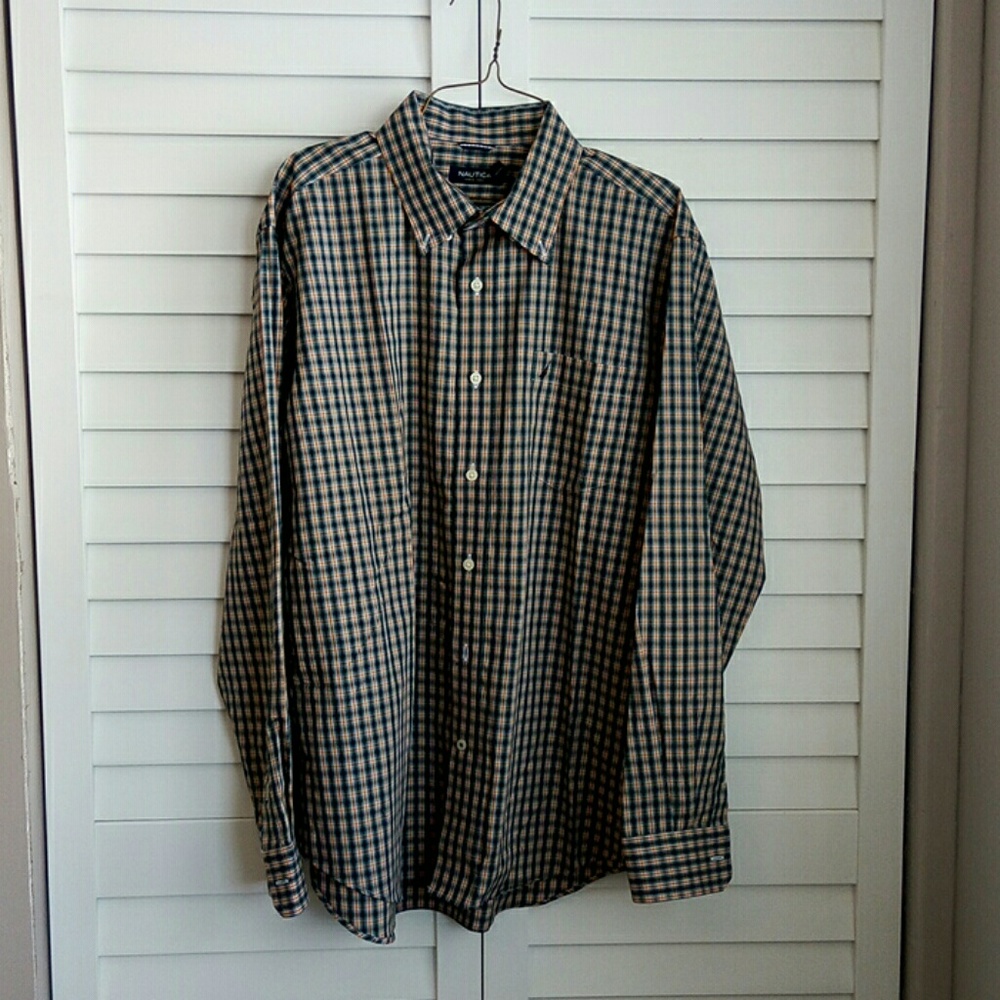 Nautica Size L Button Down Long Sleeve